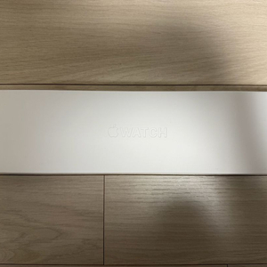 애플워치8 45mm 스테인리스 골드+스포츠밴드 미개봉 새상품 29만원 판매합니다 이미지