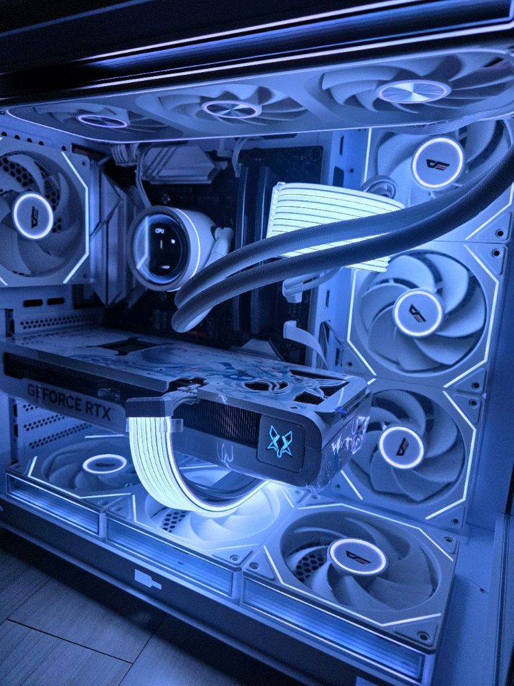 라이젠7 7800X3D RTX5070TI 미사용본체 급처분 이미지