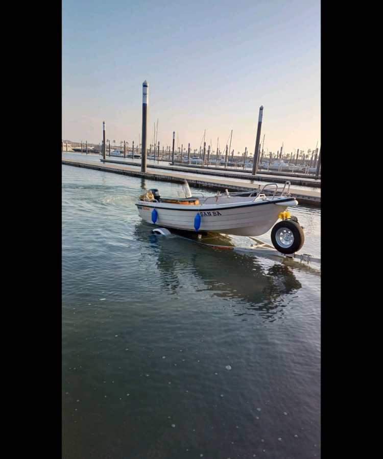 낚시보트 이미지