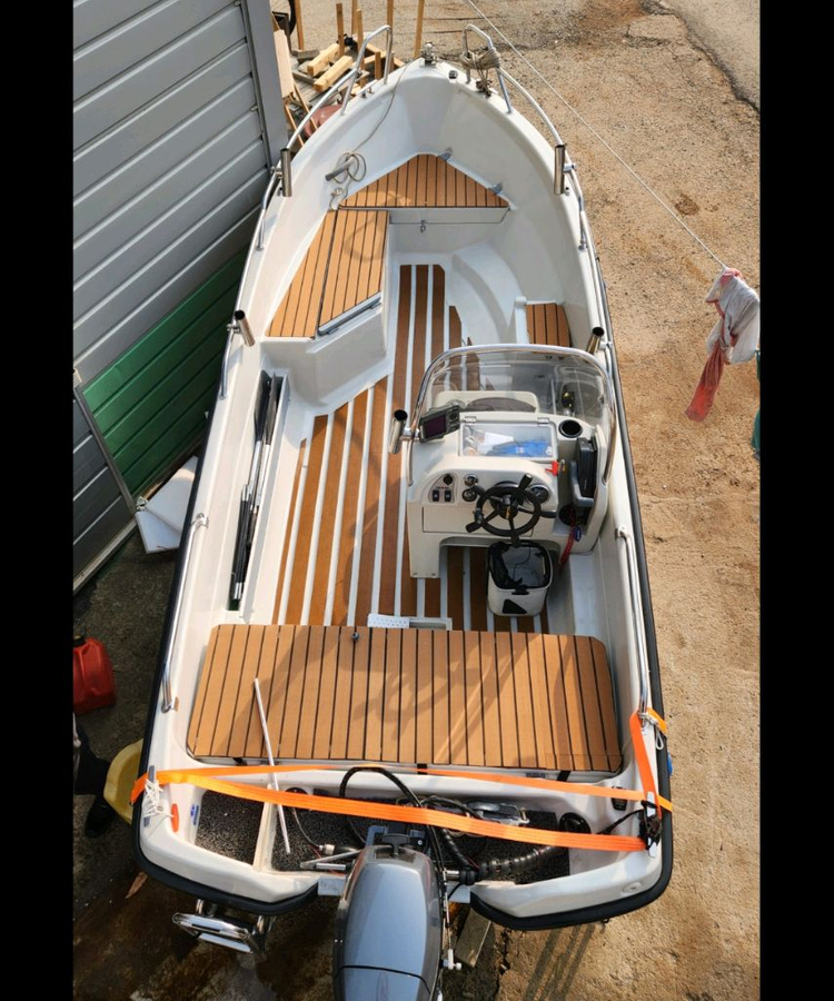 낚시보트 이미지