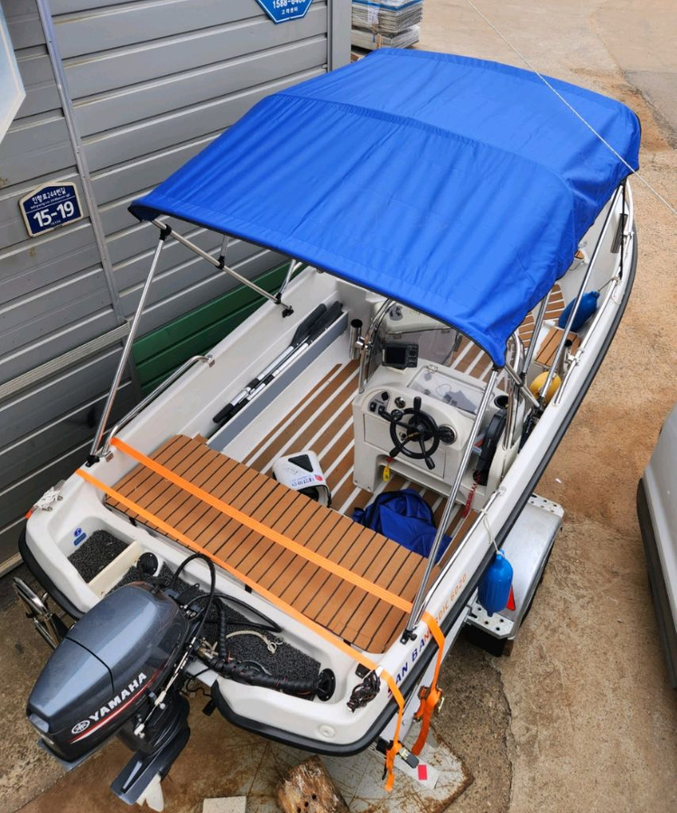 낚시보트 이미지