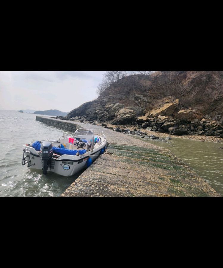 낚시보트 이미지