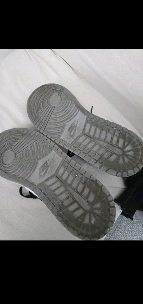 조던 1 미드 스모크 그레이 290 이미지