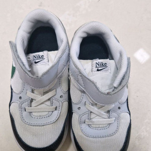 나이키키즈 운동화 이미지