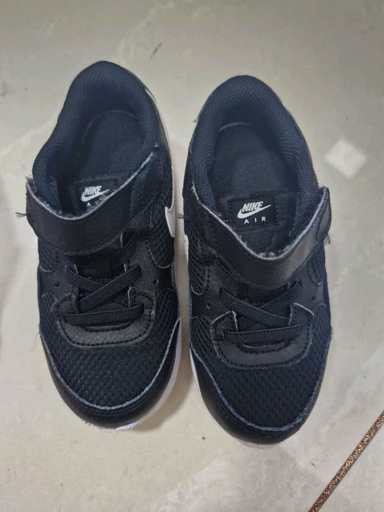 나이키키즈 운동화 이미지