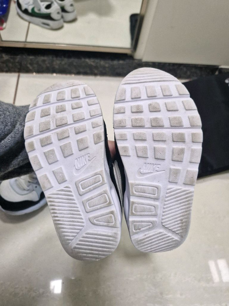 나이키키즈 운동화 이미지