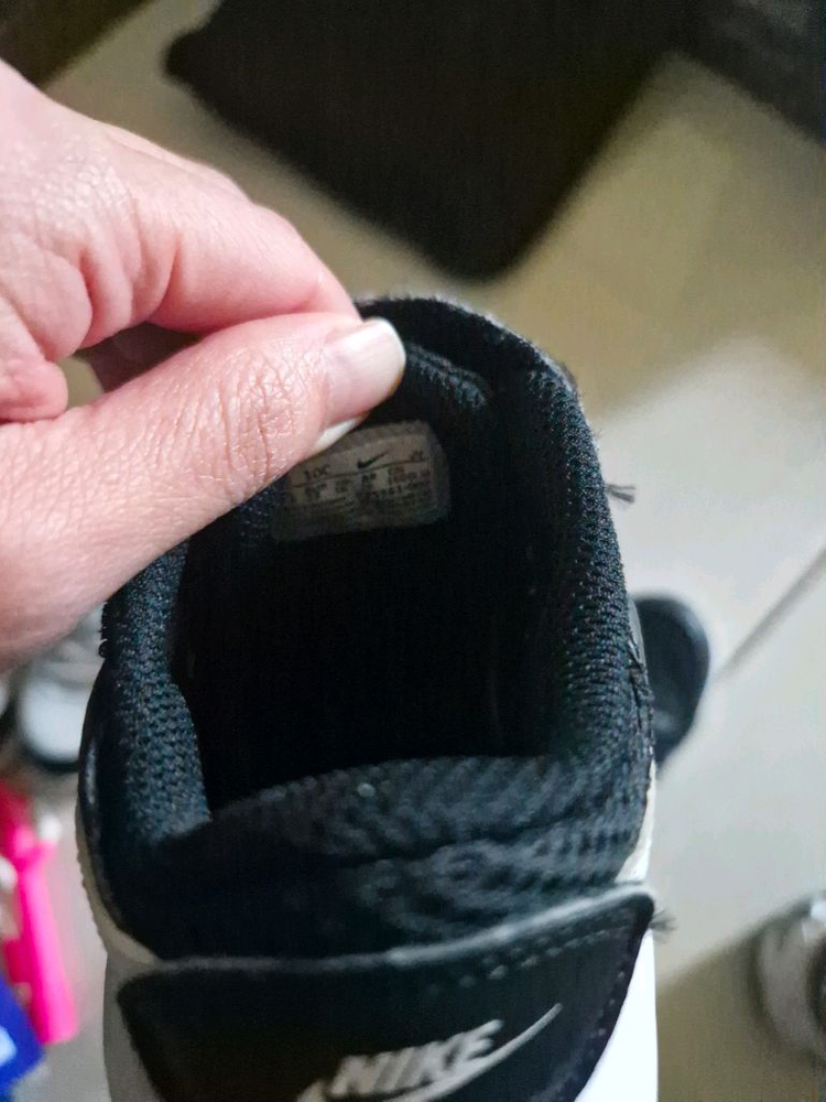 나이키키즈 운동화 이미지