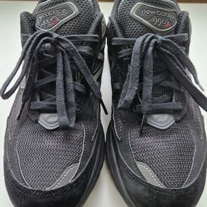 뉴발란스 990v6 트리플블랙 260 팝니다. 이미지