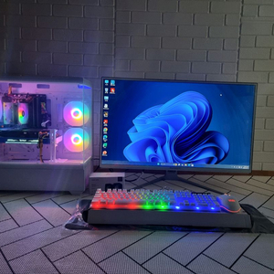 화이트게이밍 컴퓨터 세트팝니다 롤.서든.피파.오버워치.발로란트.피시.PC.포토샵.리니지.스팀.로아 이미지