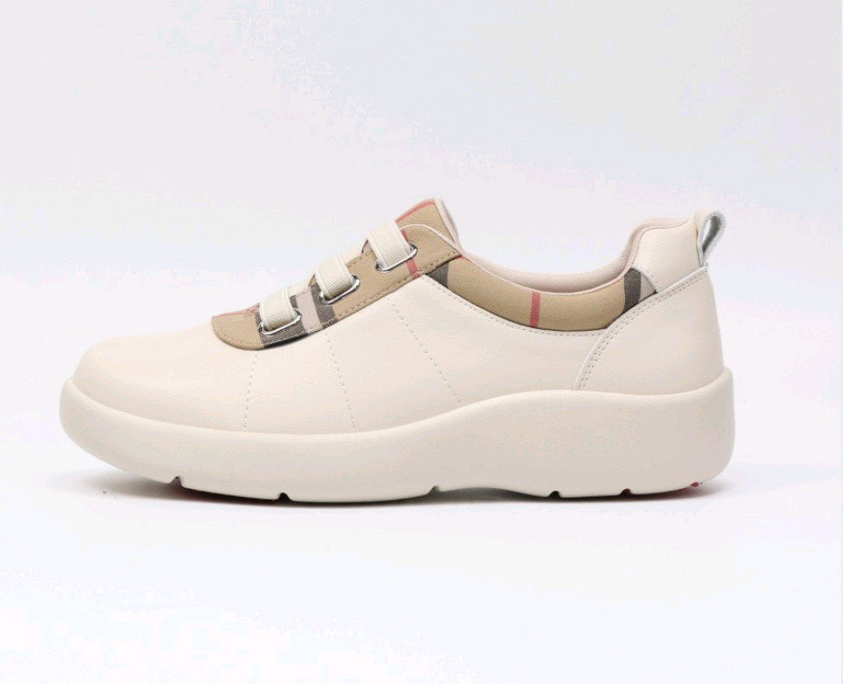 여성용 가죽 슬립온 단화. 미개봉 이미지