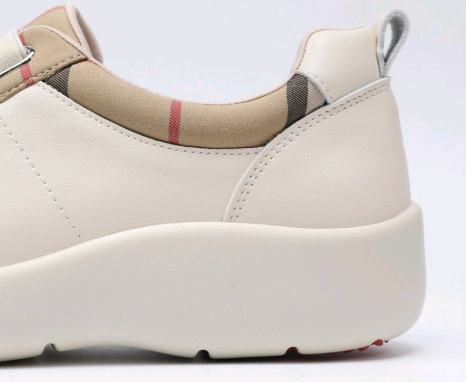 여성용 가죽 슬립온 단화. 미개봉 이미지