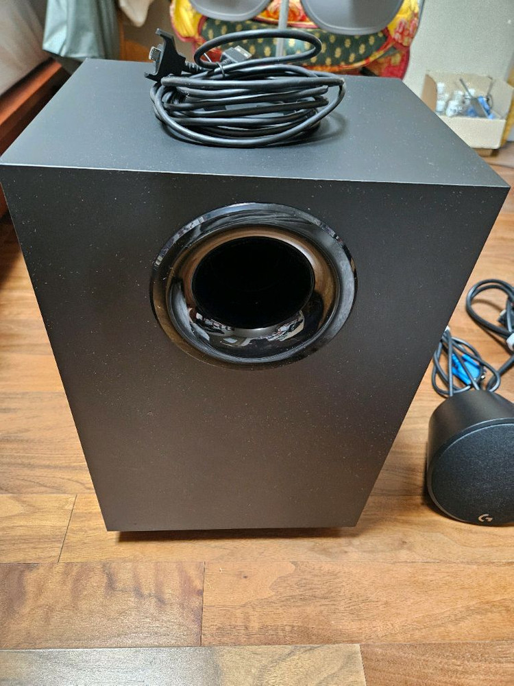 로지텍 G560 스피커 팝니다. 이미지