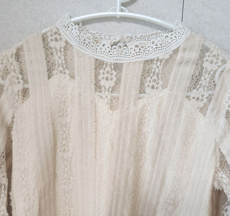 아이보리 레이스 블라우스 이미지