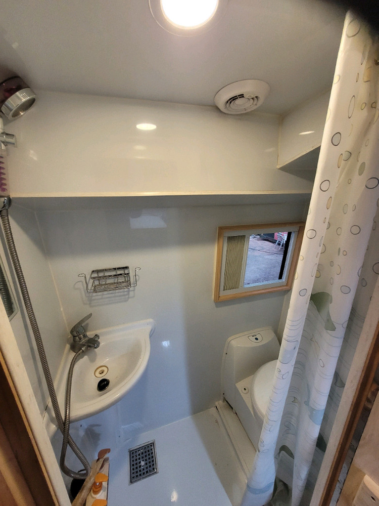 에어로타운버스캠핑카 이미지