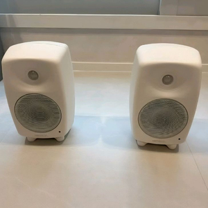 제네렉 8030c 모니터링 스피커 이미지