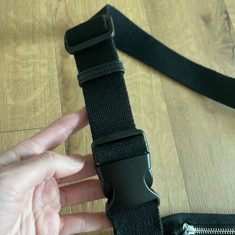 A.P.C 아페쎄 슬링백 이미지