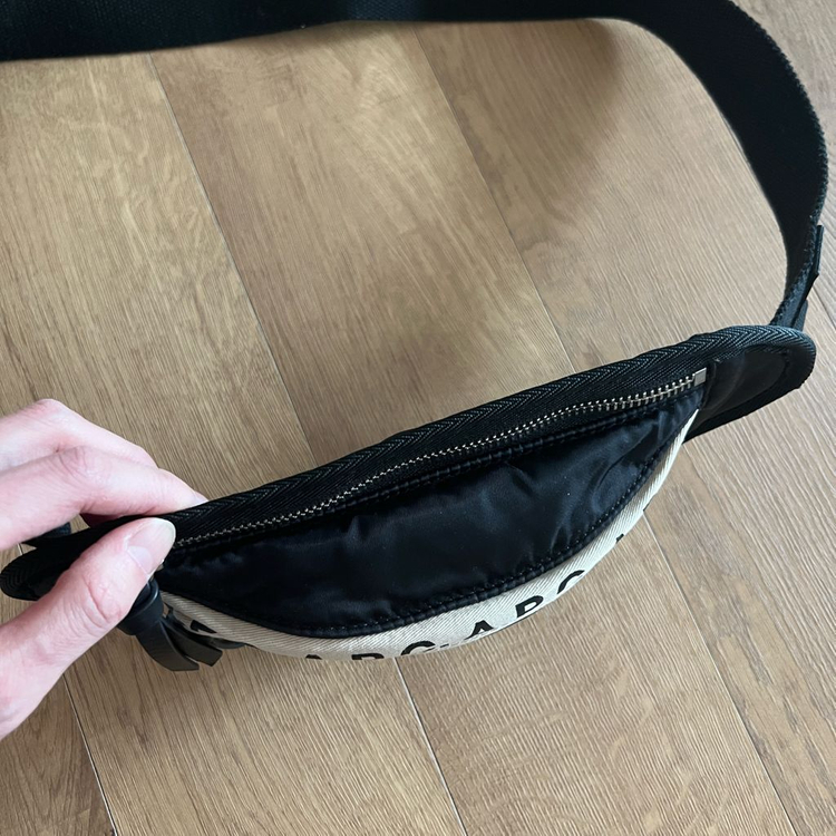 A.P.C 아페쎄 슬링백 이미지