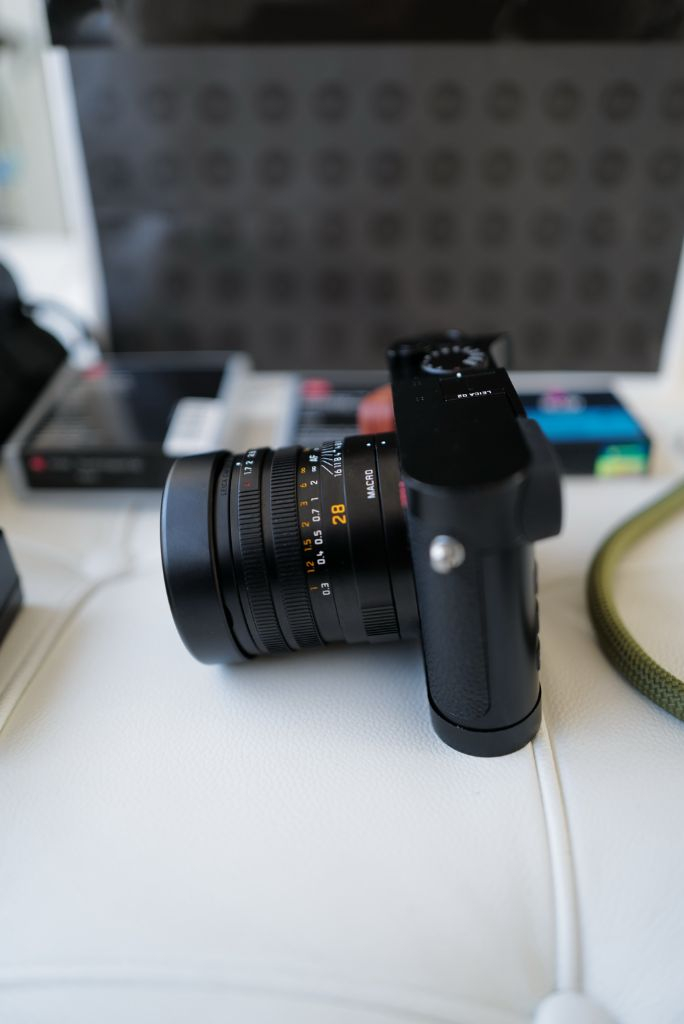 라이카 Q2 헬리녹스 에디션 민트급 이미지