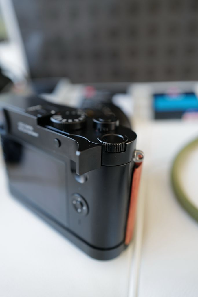 라이카 Q2 헬리녹스 에디션 민트급 이미지