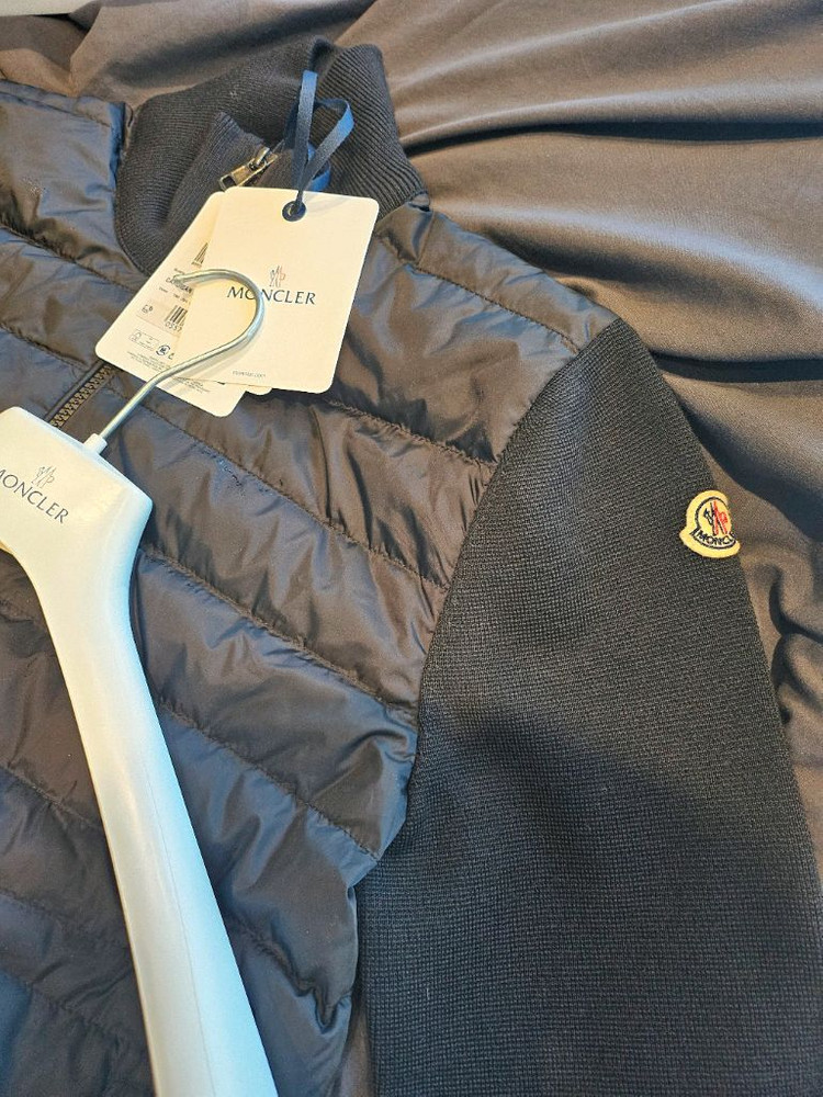 몽클레어니트패딩 새거임 25년구입 이미지