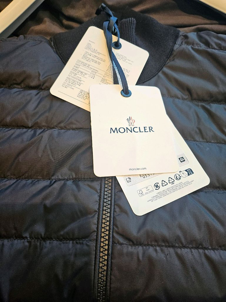 몽클레어니트패딩 새거임 25년구입 이미지