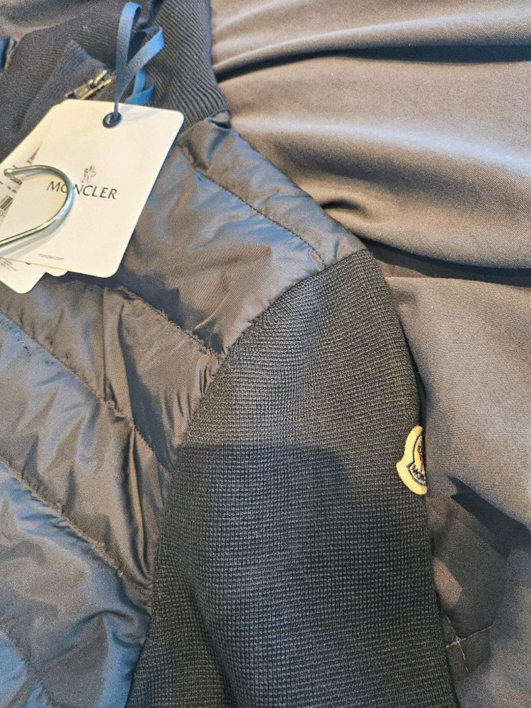 몽클레어니트패딩 새거임 25년구입 이미지