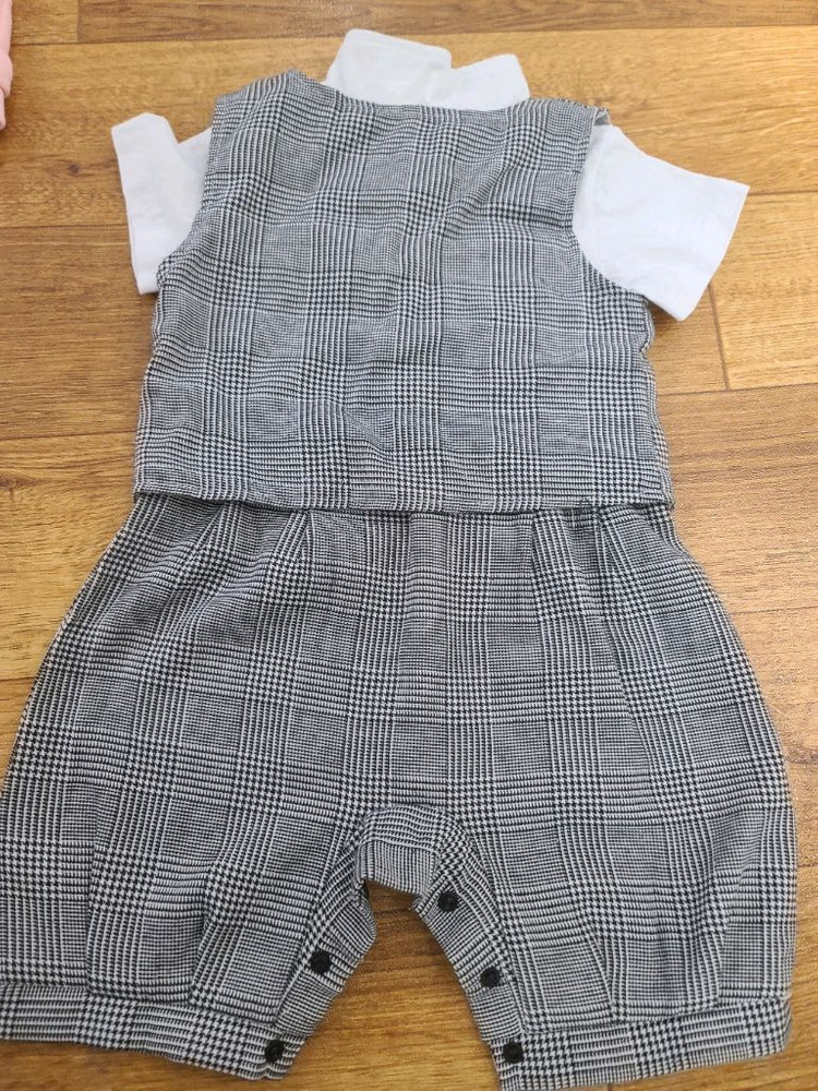 우주복70 털조끼70 턱시도정장 돌용 후드점퍼 18M 일괄판매 이미지