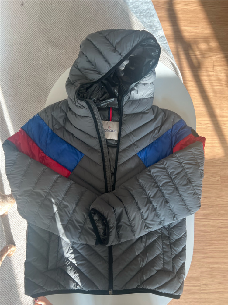 몽클레어 BANURU 키즈 주니어 경량패딩 14y 이미지