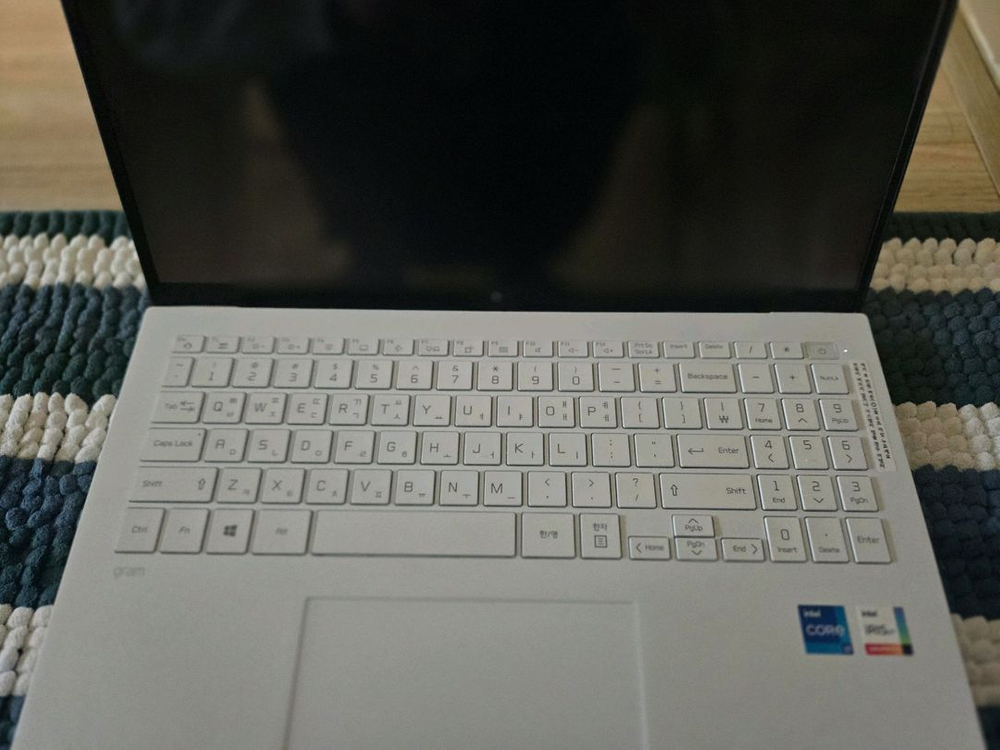 LG 그램 16인치 노트북 이미지