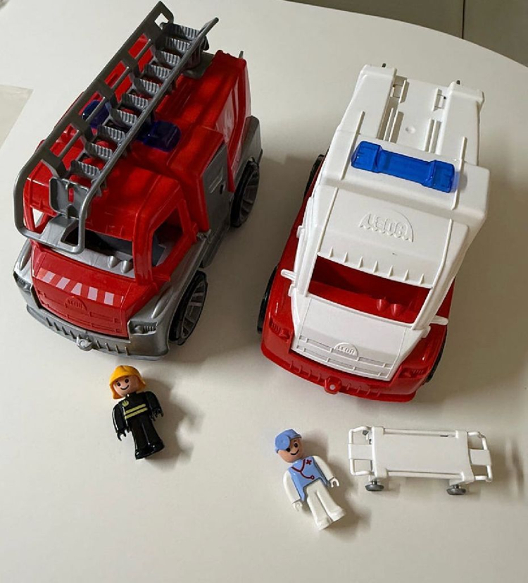 LENA 독일 레나 자동차 구급차/소방차 장난감 이미지