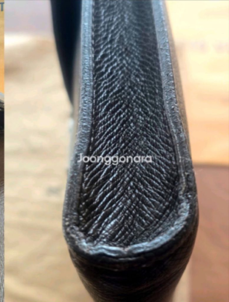 (가격인하) 정품 루이비통 타이가 라귀토 도큐먼트 슬림 서류 가방 클러치백 이미지