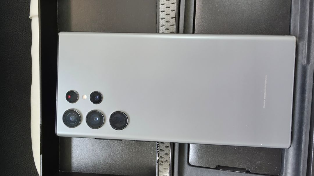 상품명 : 갤럭시 S22 울트라 1TB 자급제용 62만원 팝니다. 이미지