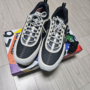 나이키 언디핏 줌 스피리돈 275사이즈 이미지