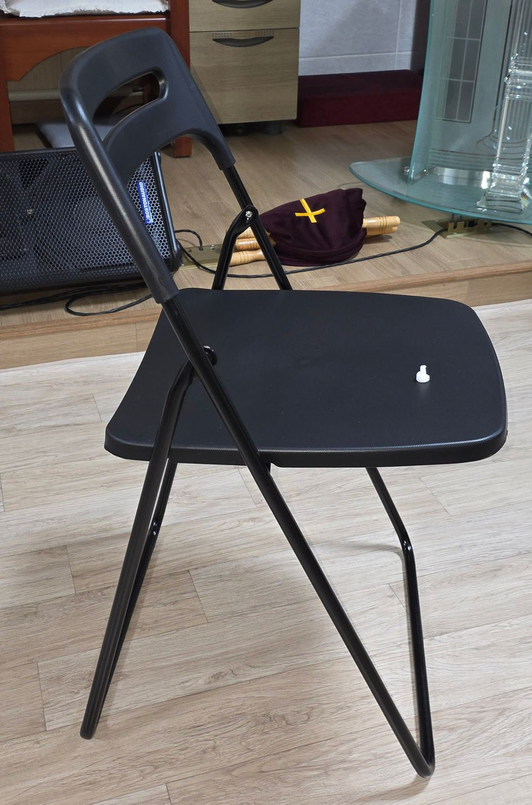 [새거 같은 중고] 이케아 접이식 의자 / NISSE 21174 검정색 / 20개 / 소량 또는 모두 구입가능 이미지