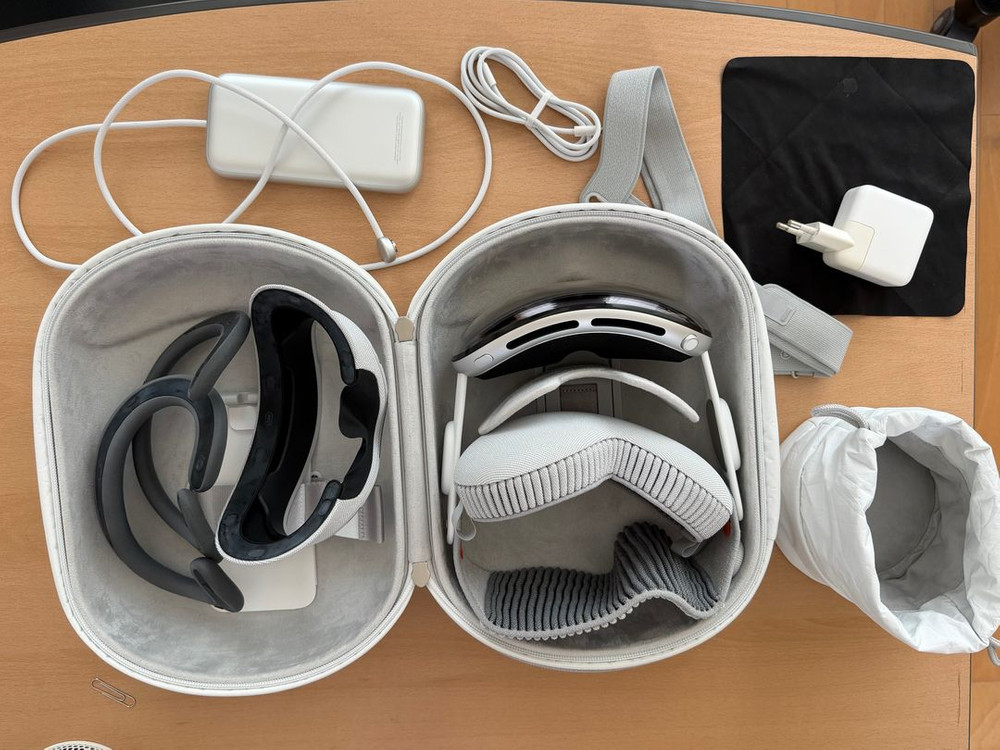 애플 비전프로 1세대 (M2) 1TB 이미지