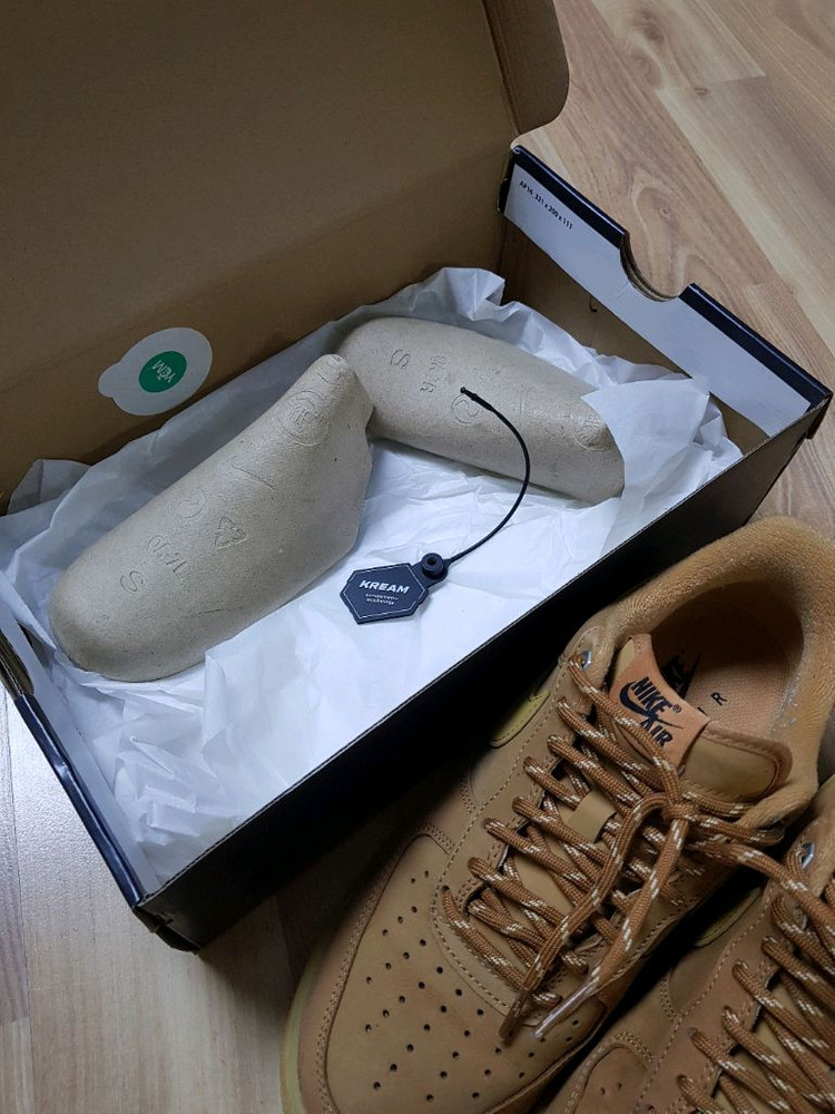 나이키 에어포스 플랙스 된장 포스 이미지