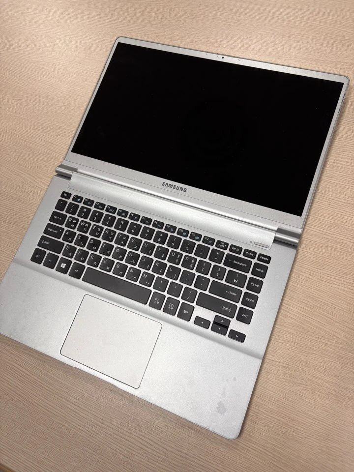 (하자o)삼성 노트북 9 15인치 metal i5 8GB 256GB (초경량 1.29kg) NT901X5L 이미지