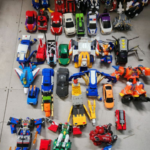 다양한 변신 로봇 또봇 카봇 커닝메카드 등 자동차 장난감 일괄 이미지