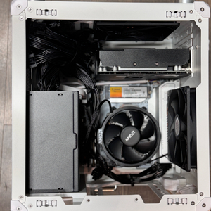 sff itx 컴퓨터 데스크탑 본체 이미지