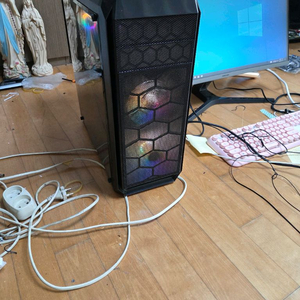 라이젠 2200g 컴퓨터 본체 램8기가 SSD1280 이미지