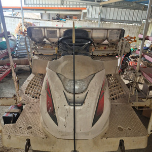 4륜구동 농업용 이앙기 이미지