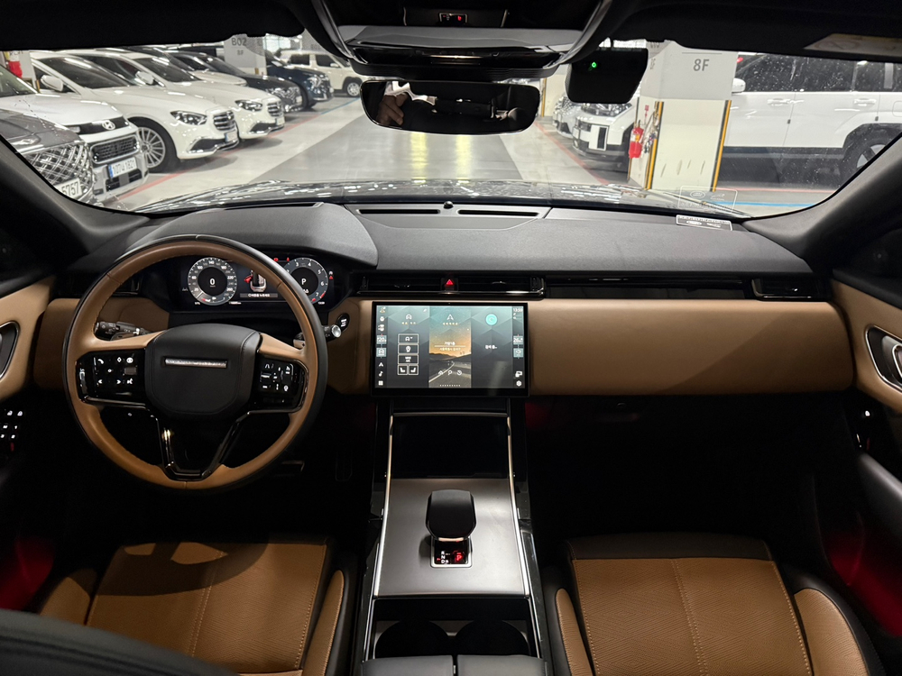 레인지로버 벨라 3.0 P400 다이나믹 HSE 24년08월 25년형 16697km 보험0원 완전무사고입니다. 이미지