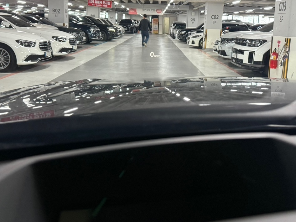 레인지로버 벨라 3.0 P400 다이나믹 HSE 24년08월 25년형 16697km 보험0원 완전무사고입니다. 이미지