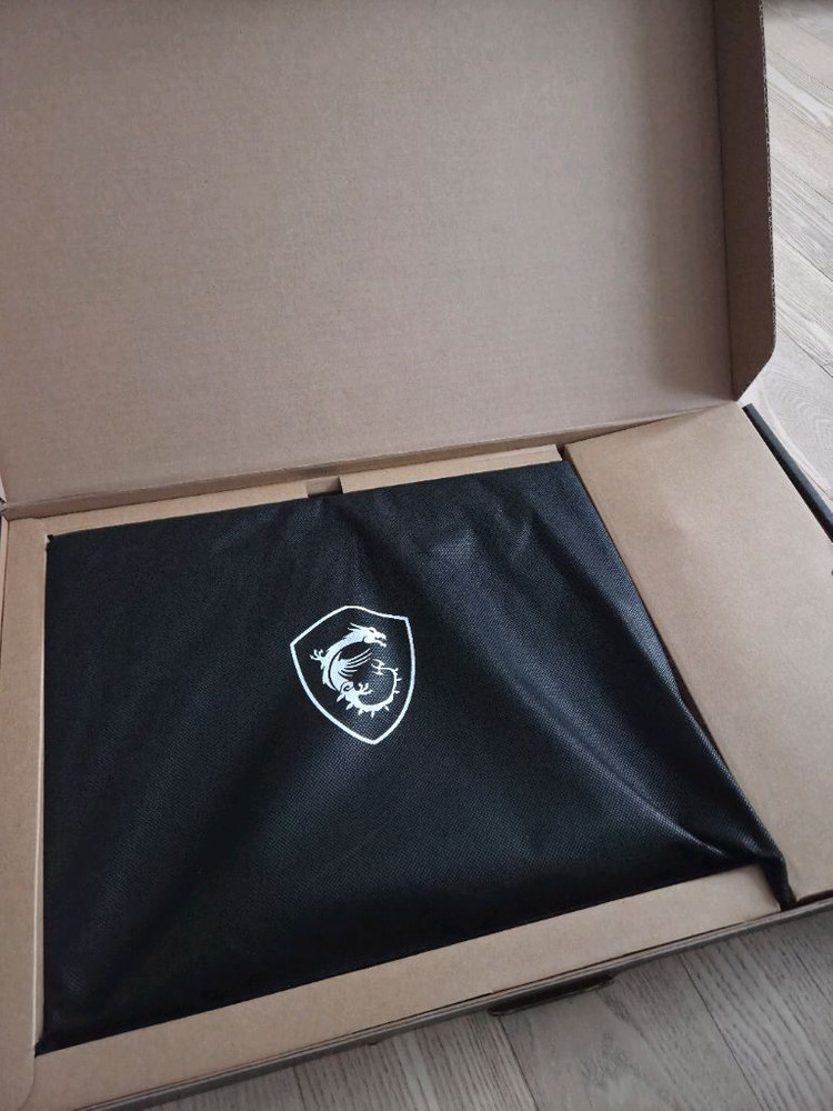 [새상품급] MSI Vector16 (울트라7/5070Ti /1.5TB/32GB) 노트북 이미지