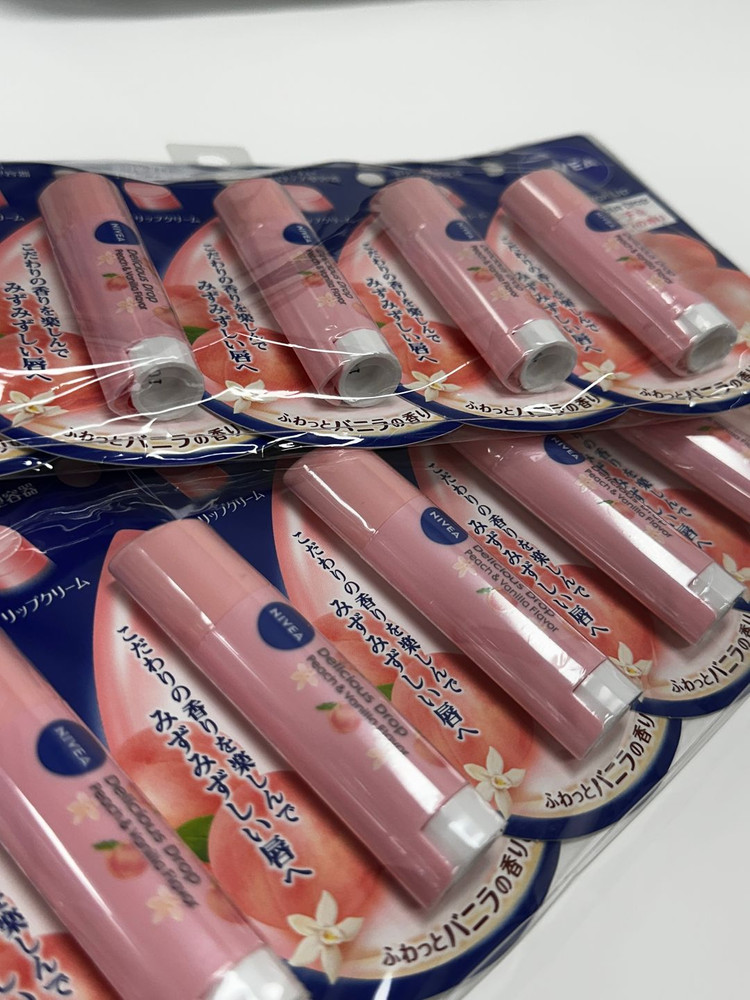 니베아 복숭아 립밤 이미지