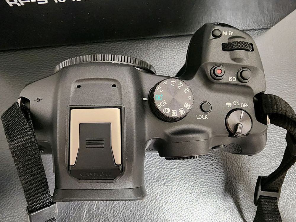 [A급] 캐논 EOS R7 + Rf-s 18-150 렌즈+ 테더툴즈케이블 + 캐논가방 이미지