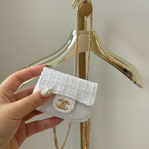 (새상품) 샤넬 화이트트위드 에어팟케이스 미니가방크로스백 이미지