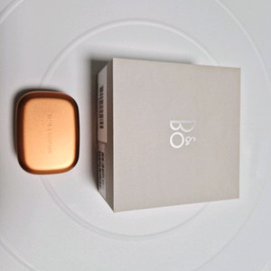 뱅앤올룹슨 베오플레이 일레븐 무선이어폰 거의신품 팝니다. 이미지