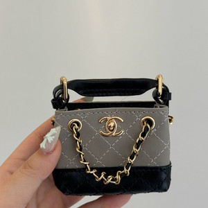 (새상품) 샤넬 22백 그레이 에어팟케이스가방 이미지