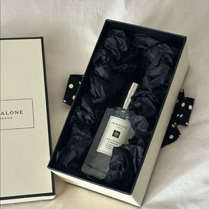 조말론 룸 스프레이 잉글리쉬 페어 앤 프리지아 이미지